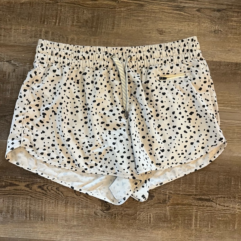 Vuori Clementine 2.0 Shorts Dune Dot Large